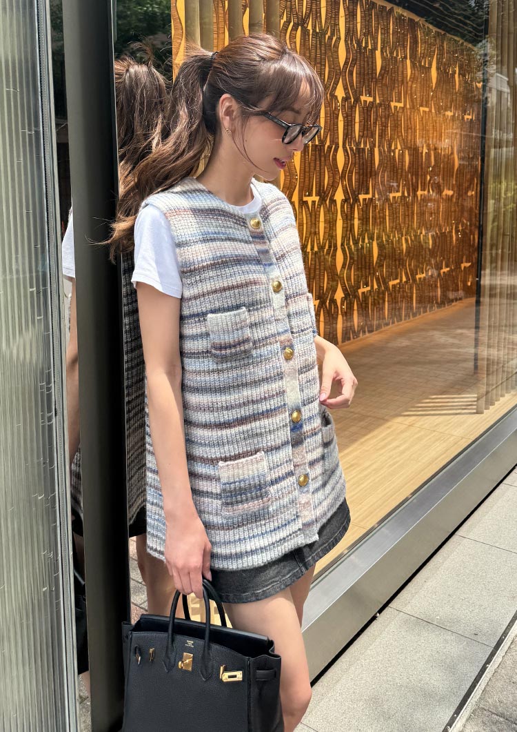 Sleeveless knit gilet LD030