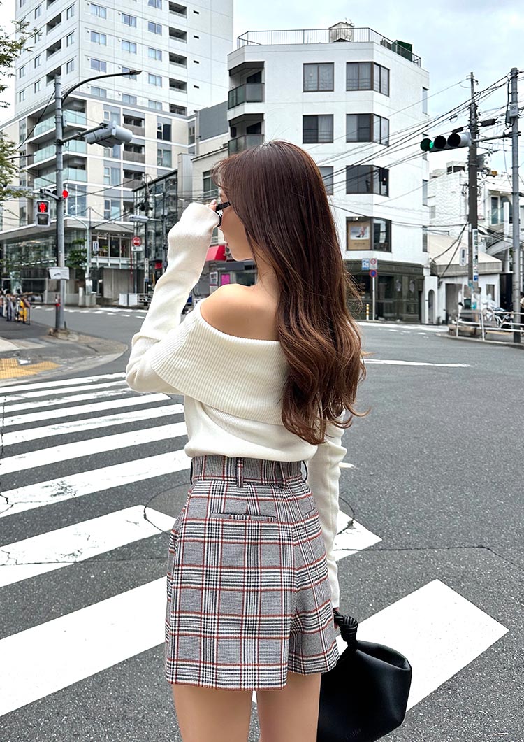 Off shoulder knit top LD039