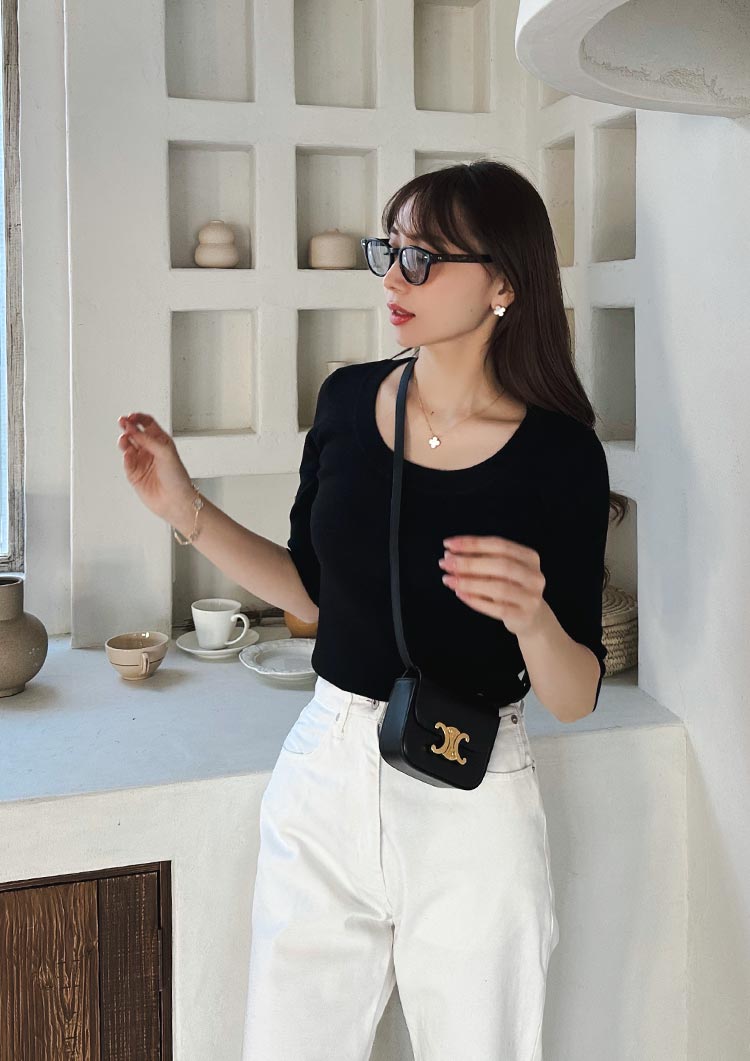 Deep U neck Knit top LD046