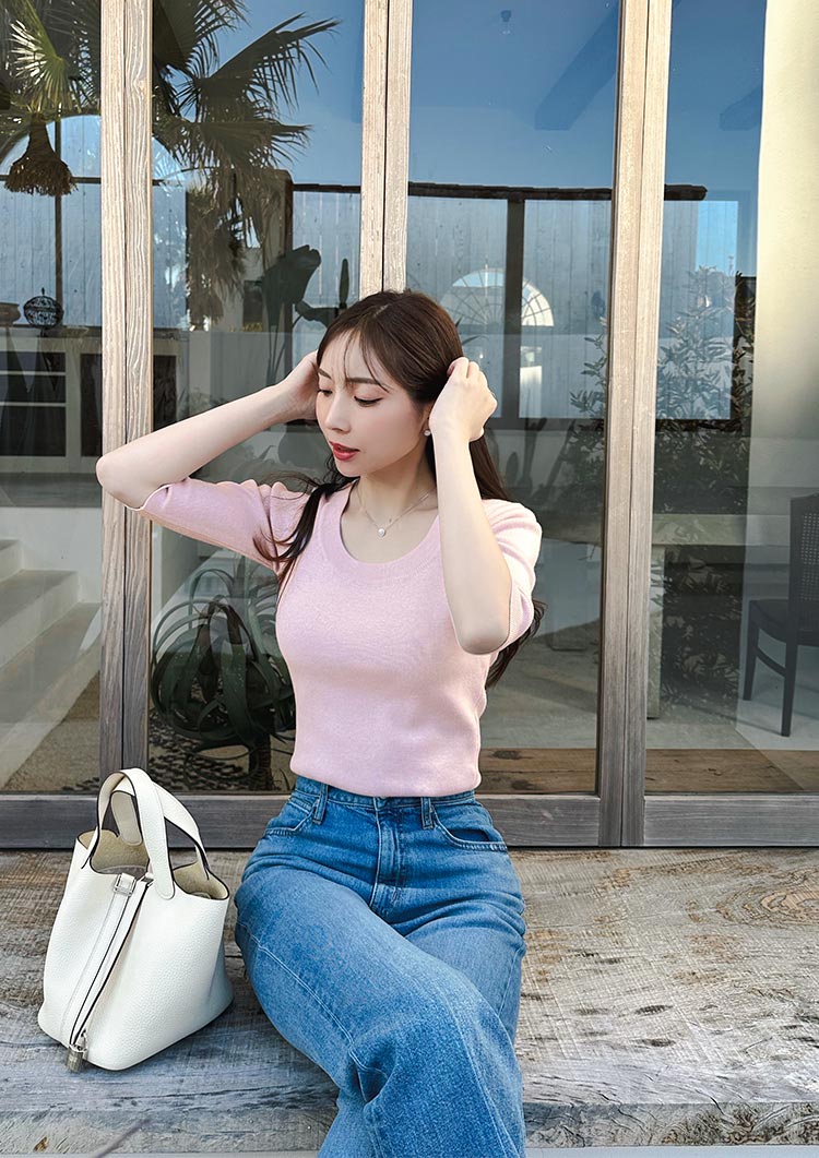 Deep U neck Knit top LD046