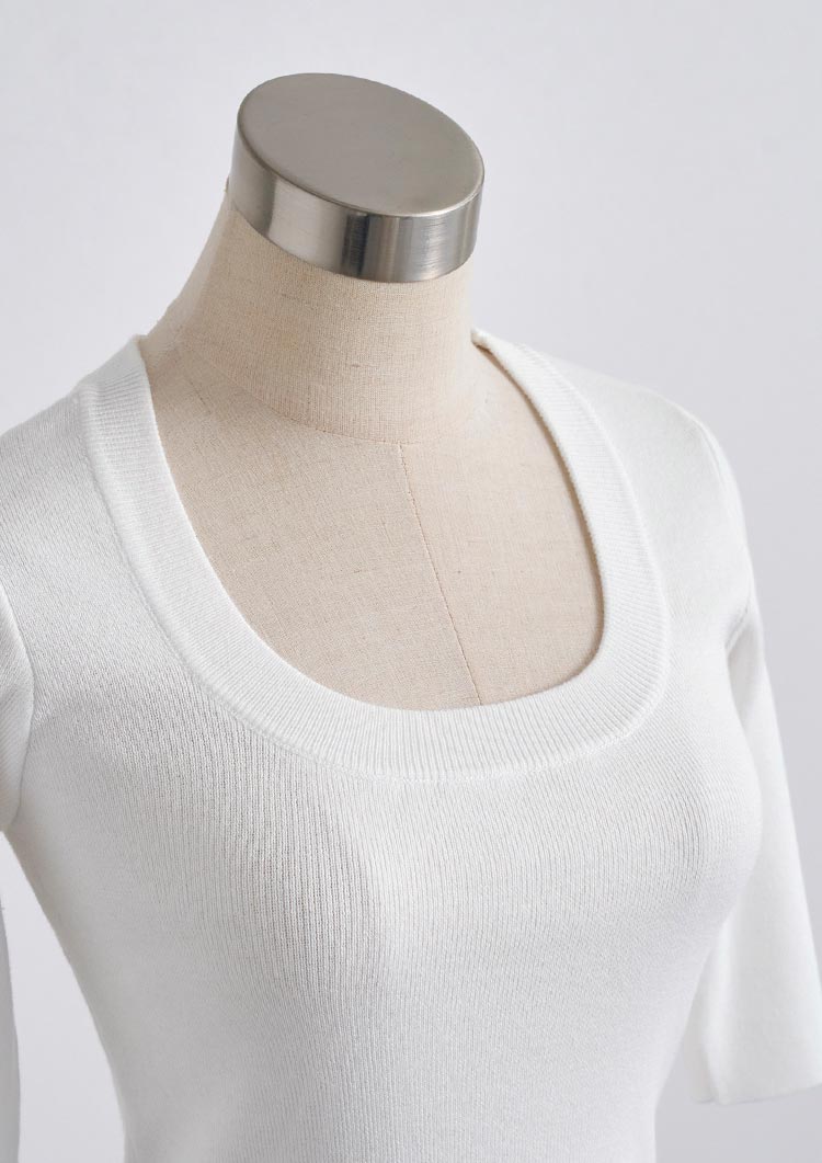 Deep U neck Knit top LD046