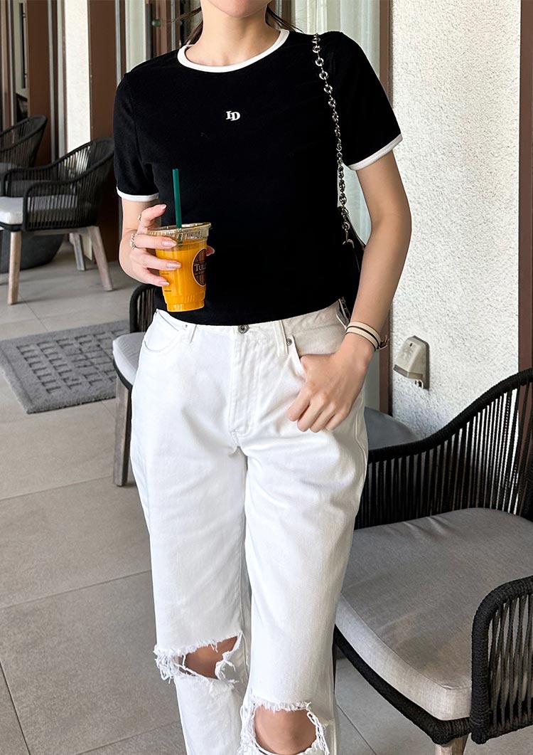 model:163cm / Off Black×White
