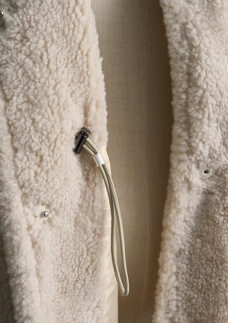 Collarless boa coat　LD075