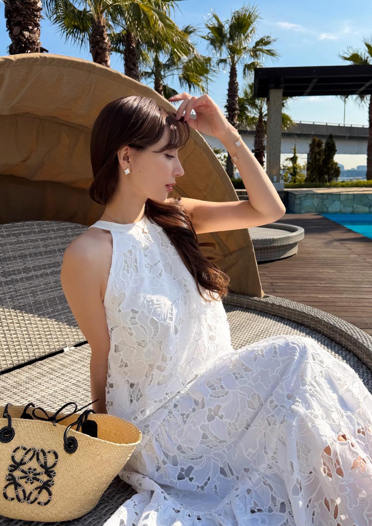 Scalloped Lace Halter Dress　LD079